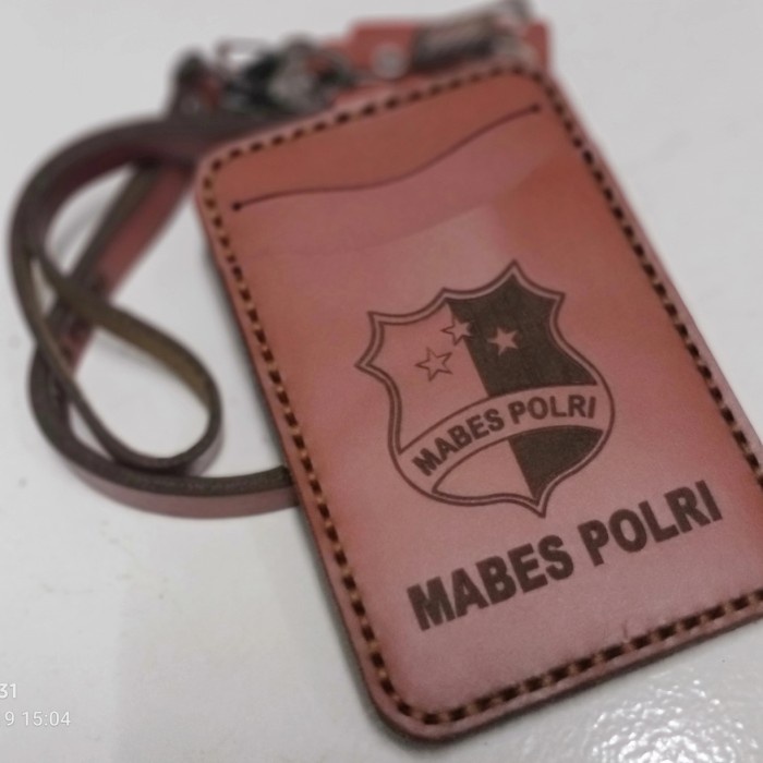 

Bergaransi Holder Id Card / Name Tag Mabes Polri Kulit Asli Limited