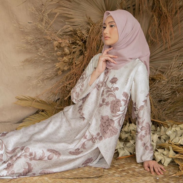 (SOLD OUT BY IG) Wearing klamby Maumere dress in ash size XL