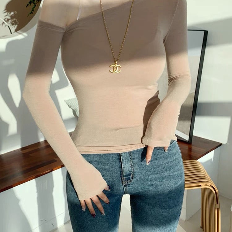 #Sisjuly# Atasan kaos off-the-shoulder seksi