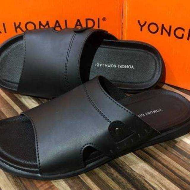 Yongki komaladi Sandal ori