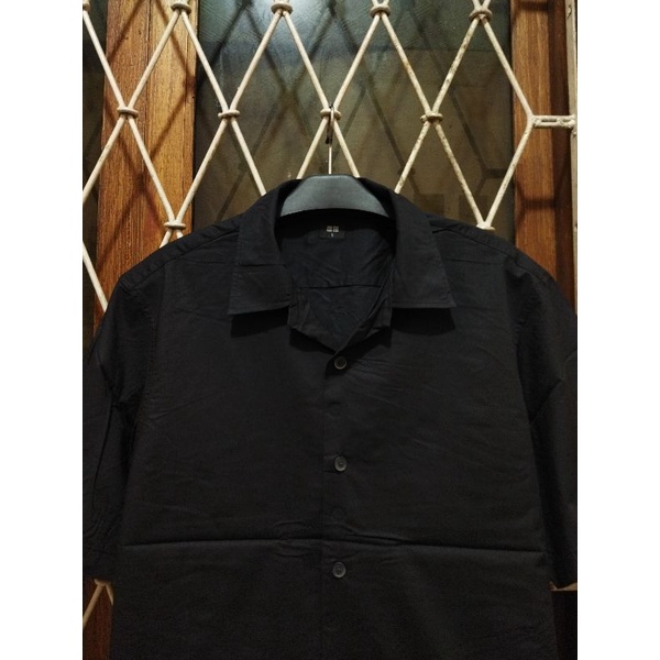 kemeja uniqlo second original M kemeja kerah terbuka kasual pria murah terlaris