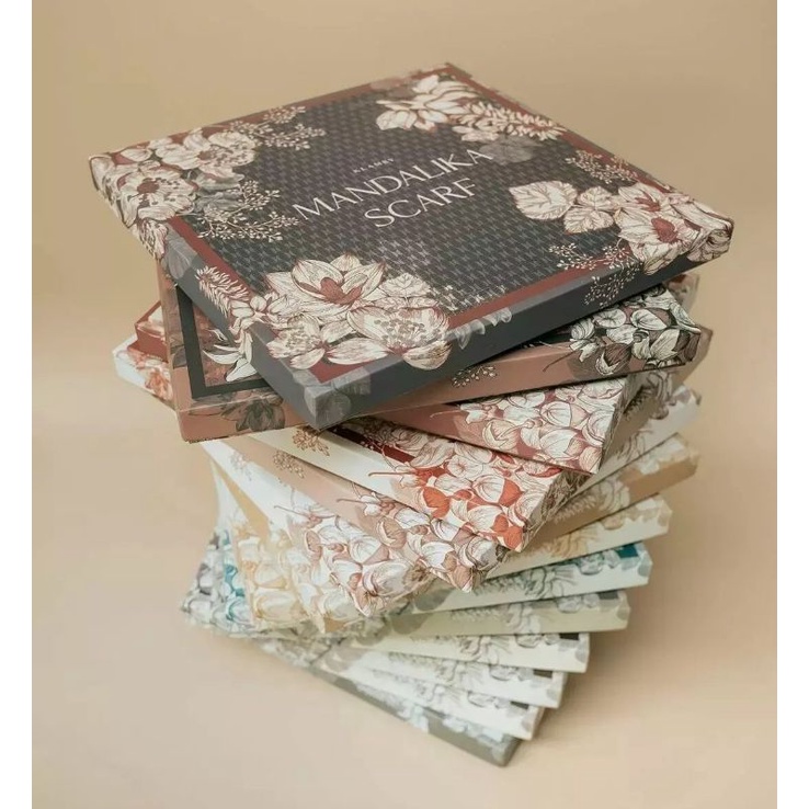 SALE Mandalika scarf by wearing klamby (caviar)