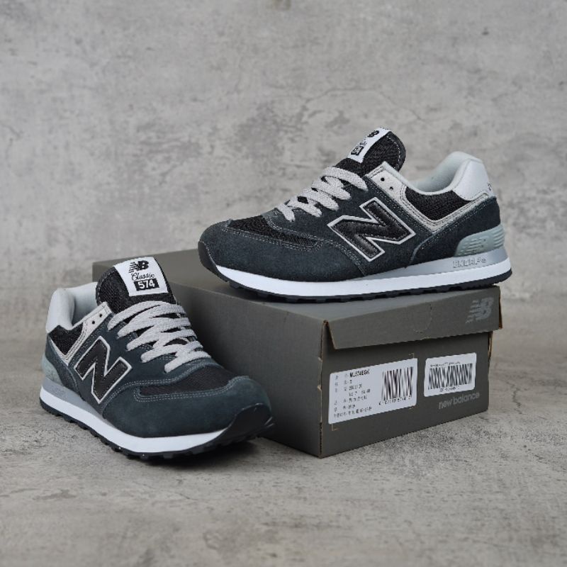 Sepatu NB 574 Black Grey