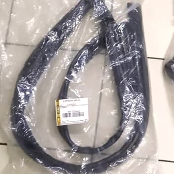 Karet Kaca Pintu Belakang / tengah Kuda Diesel / Grandia Long