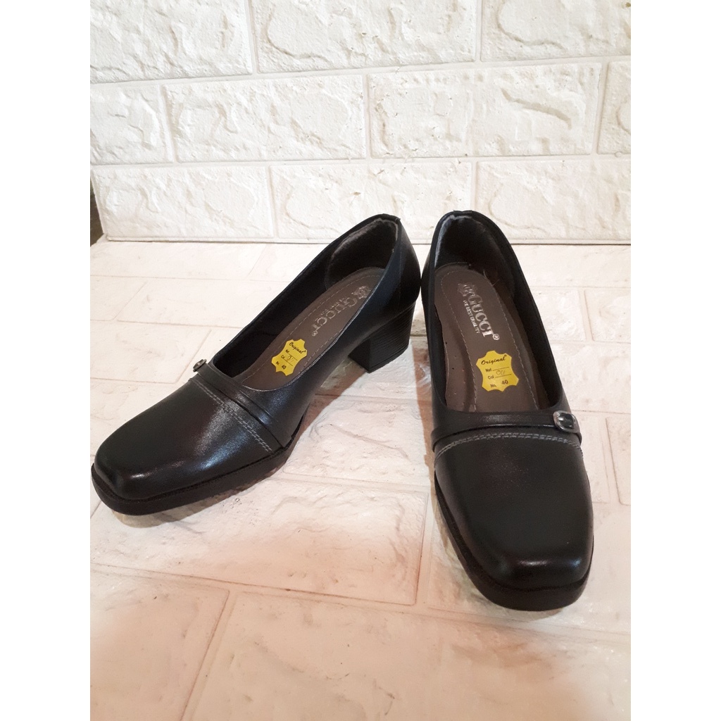 SEPATU PANTOFEL CEWEK KULIT MERK GUCCII