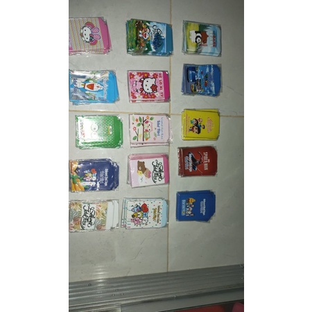 

AMPLOP LEBARAN UNIK MOTIF kARAKTER