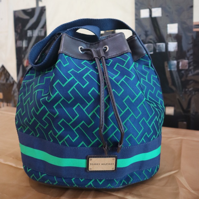 Preloved VVGC Tommy Hilfiger Bucket Bag