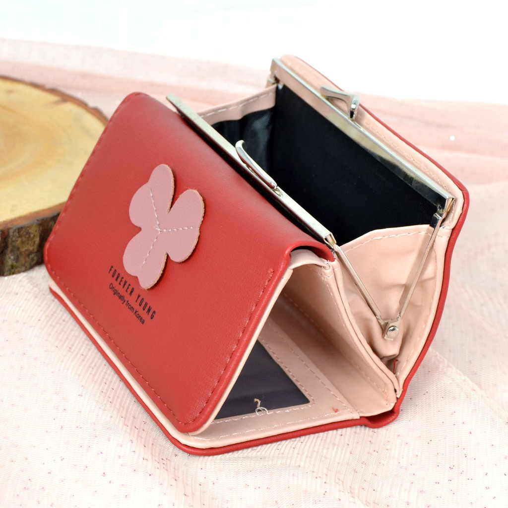 Dompet Lipat Behel Sedang Logo 3D Three Flower 2407-23