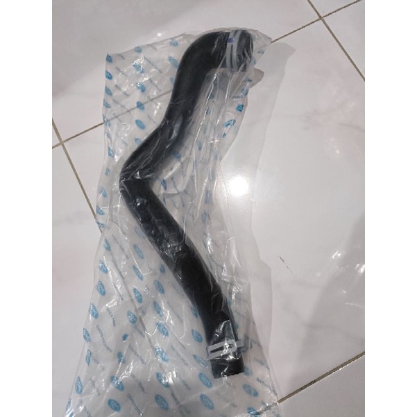 selang radiator atas Ford fiesta