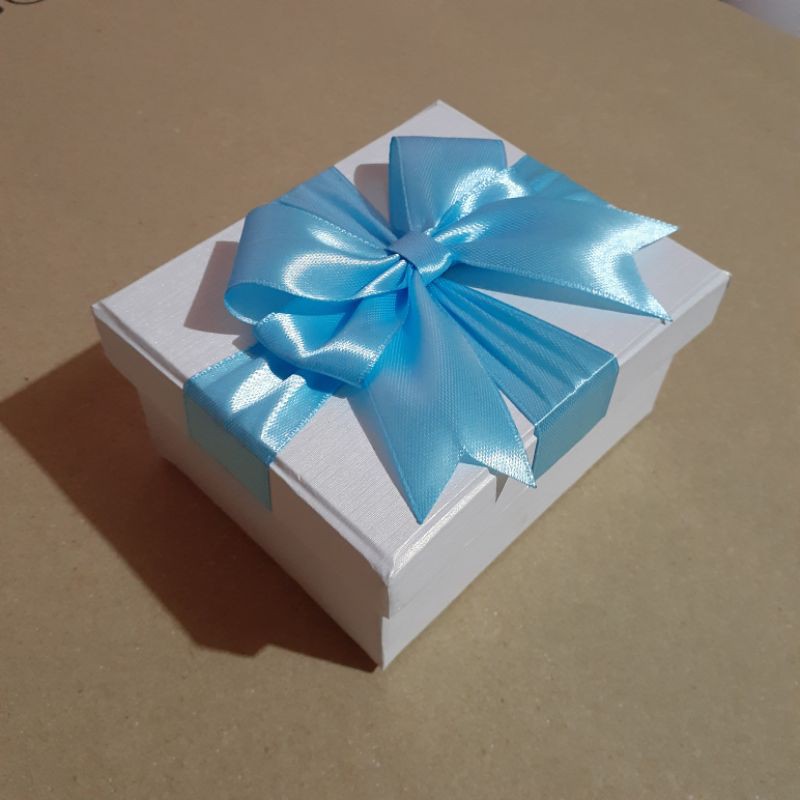 GIFTBOX WHITE KOTAK KADO HADIAH ULANG TAHUN