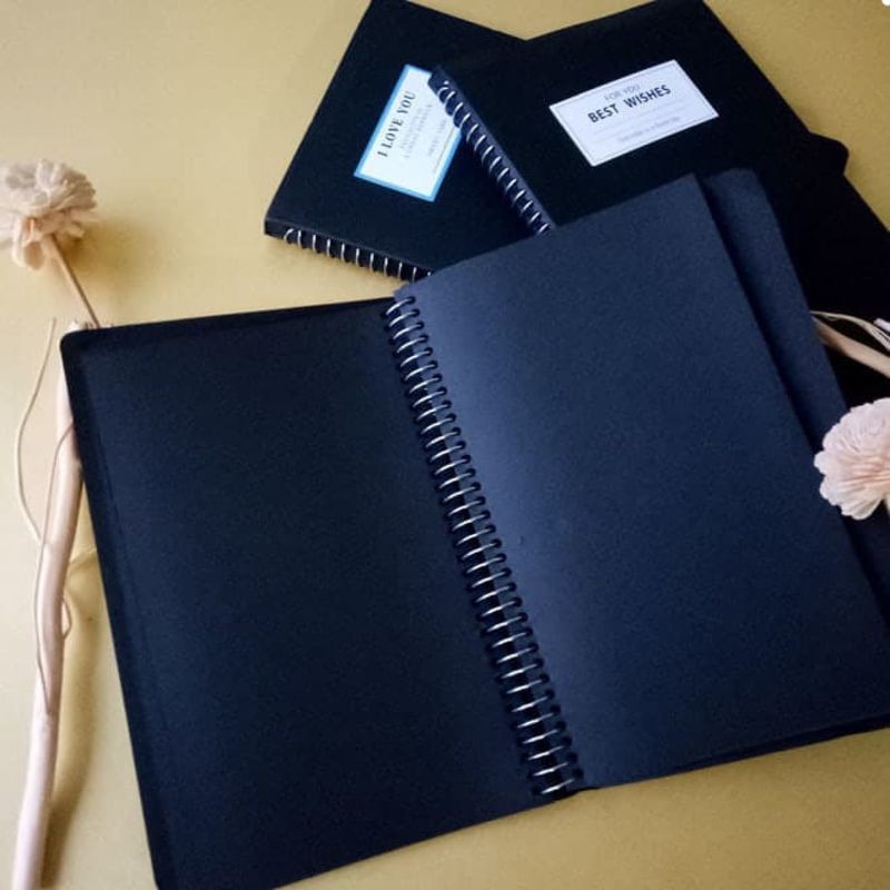 

SET MURAH: 1 BUKU Tulis Hitam Jilid Spiral + 5 PEN Dong - WISHES