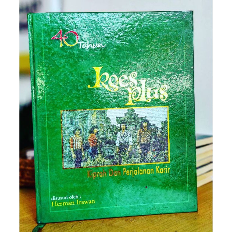 Buku 40 Tahun Koes Plus