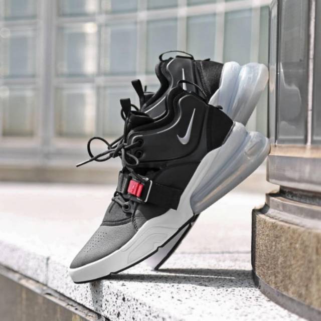 NIKE AIR FORCE 270 BLACK WHITE