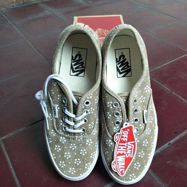 Sepatu Vans Autentic Wabbing Batik BNIB