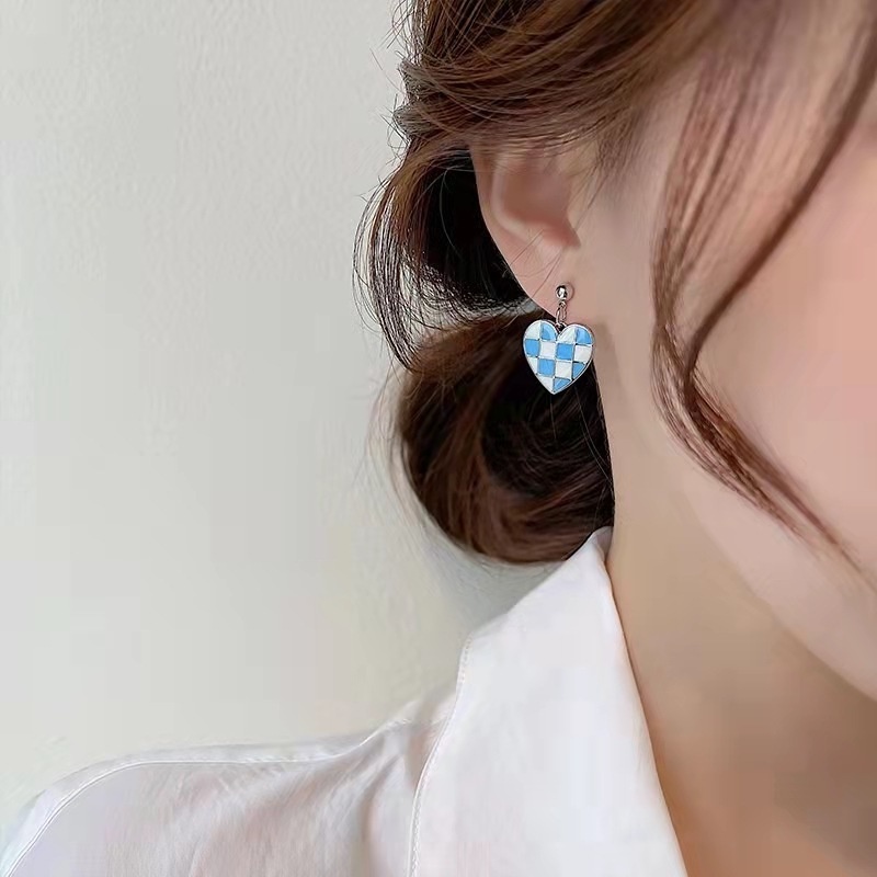 925 Silver Heart-shaped Checkerboard Earrings Simple Temperament Unique Earring Women Sweet Heart Jewelry