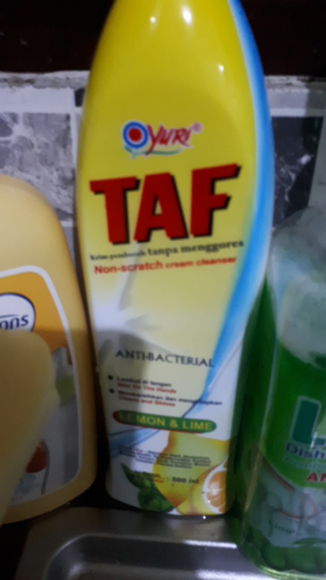 Yuri Taf Antibacterial 500 Ml Lemon & Lime