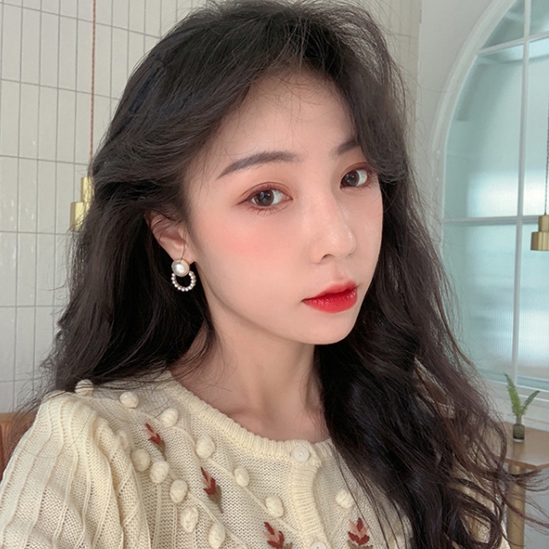 Anting Tusuk Sterling Silver 925 Bentuk Bulat Aksen Mutiara Imitasi Ala Korea/Retro Untuk Wanita