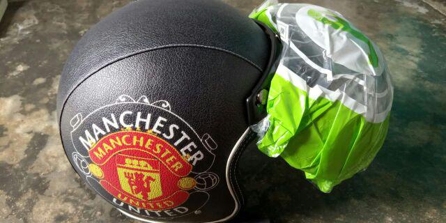  helm  bogo kulit helm  retro kulit motif  manchester united 