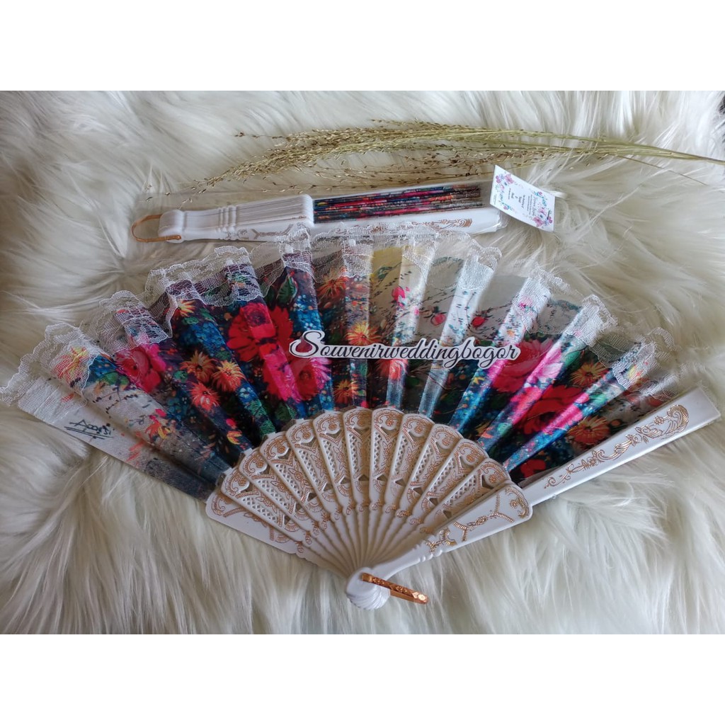 Souvenir pernikahan kipas spayol putih free sablon nama pasangan