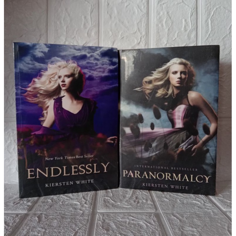 NOVEL KIERSTEN WHITE | ENDLESSLY & PARANORMALCY