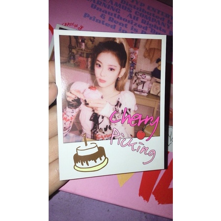 poloroid itzy crazy in love