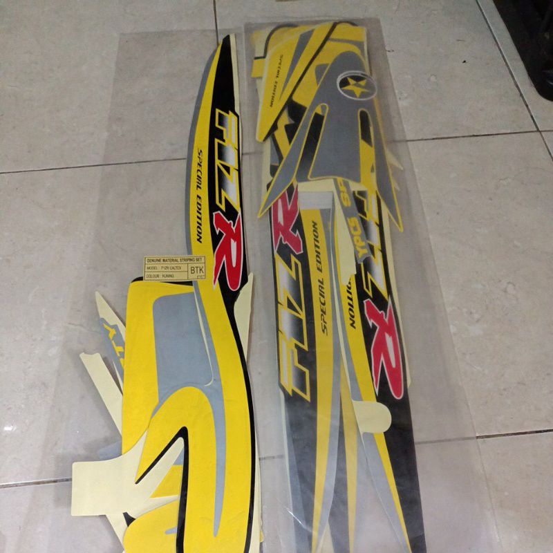 striping stiker les body Yamaha fiz r Caltex kuning