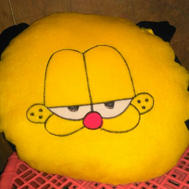 Bantal kepala boneka garfield