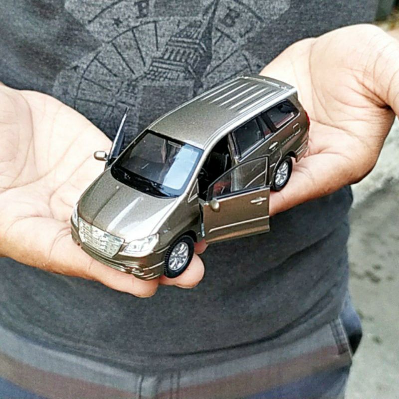 Diecast Mobil Toyota Kijang innova barong grey abu abu harga murah