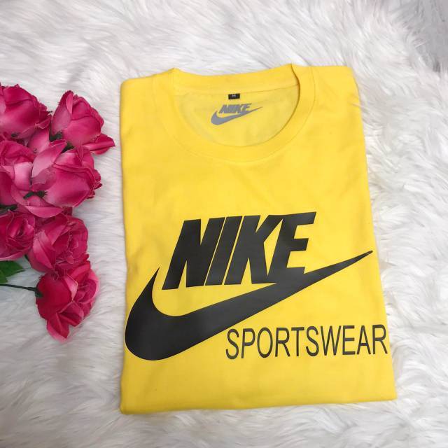 KAOS NIKE SPORTWEAR BRANDED TEE