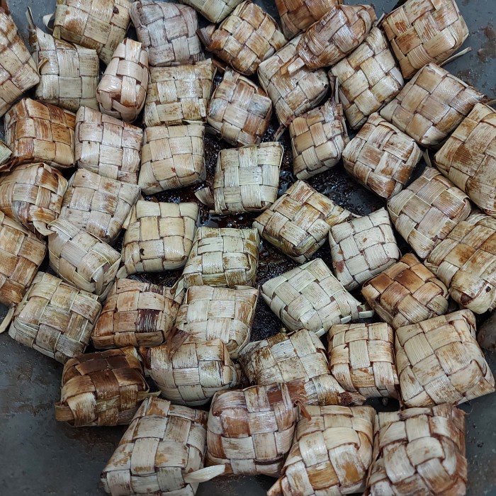 

KETAN-BERAS- KETUPAT KETAN SANTAN -BERAS-KETAN.