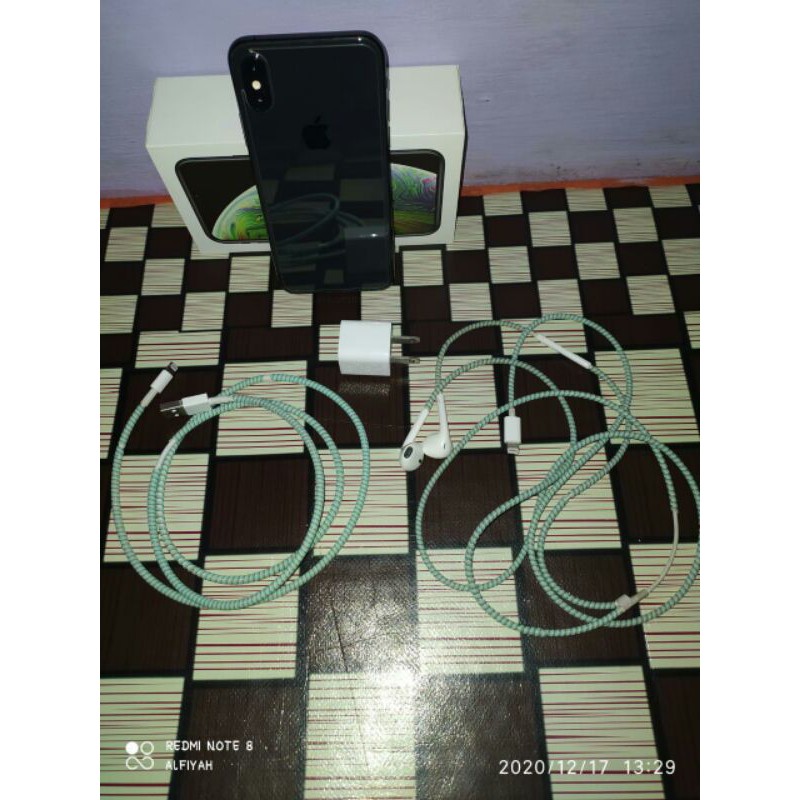 iphone xs dark silver 64gb (ex ibox)