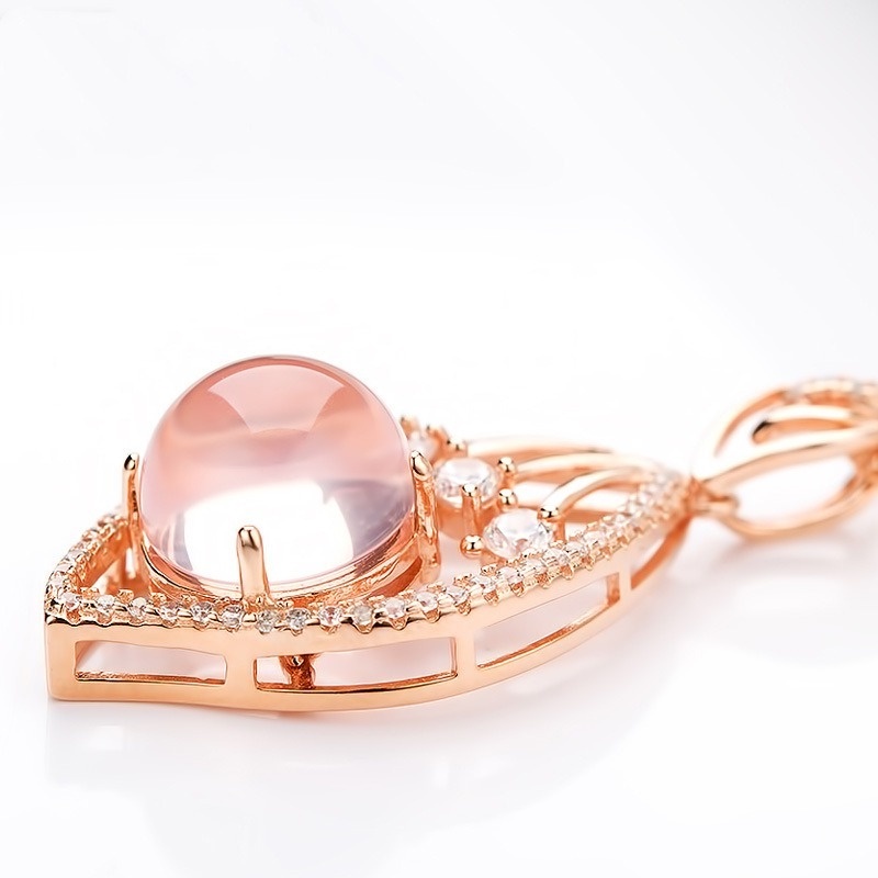 [Ready Stock]Fashion Inlaid Pink Crystal Full Diamond Pendant Simple 18K Rose Gold Plated Necklace