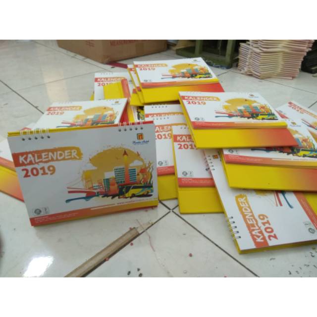 

Kalender meja/duduk(free desain)