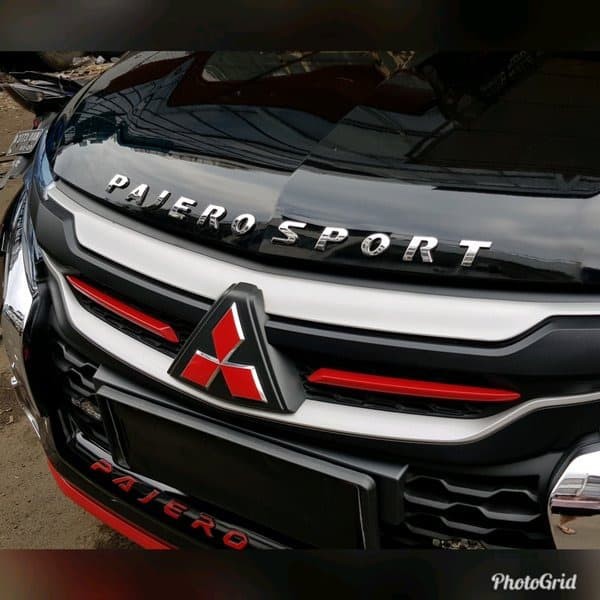 Emblem Kap Mesin Pajero Sport