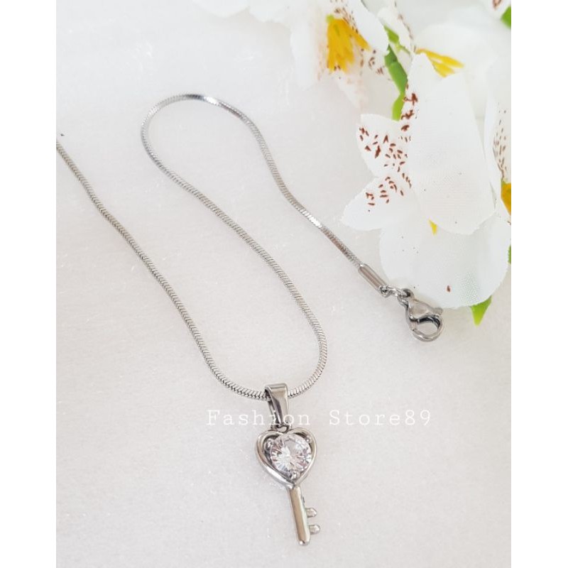 Kalung Titanium Key of Love import Bestseller titanium Antikarat Selamanya emas silver Bestquality