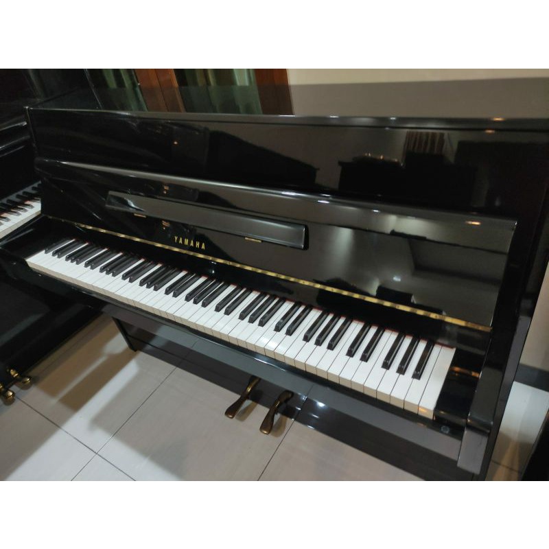 Piano Yamaha LU80