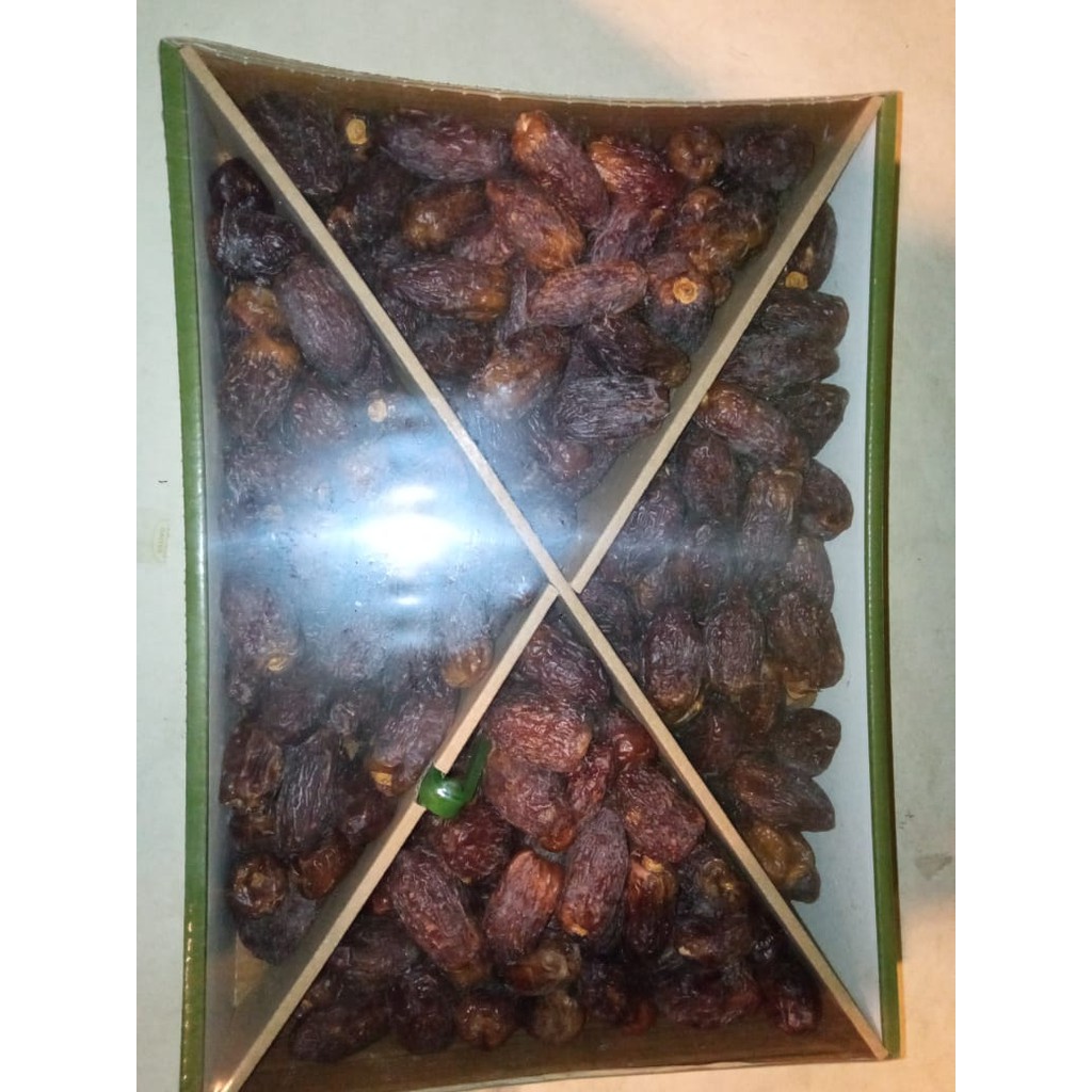 

Medjool Alfoah Palestine 5kg | Kurma Medjool Premium | Kurma Medjoul Jumbo - Oleh Oleh Haji