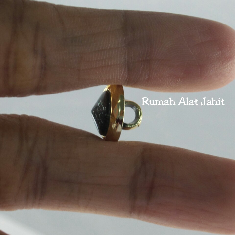 Kancing Akrilik Bulat Motif Poni 12mm