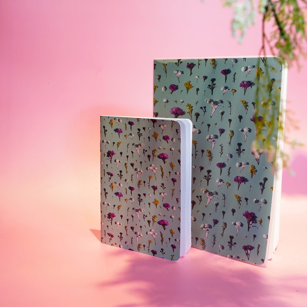 

NOTEBOOK A5 - 224 DOTTED AND PLAIN PAGES - Pink Flowers