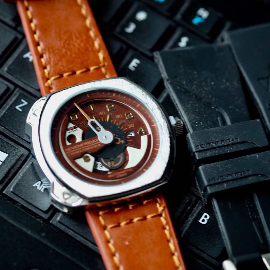 Jam Tangan Pria Sevenfriday Tanggal Premium Tali kulit
