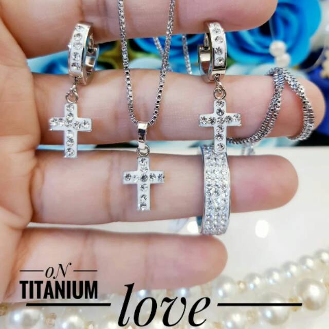 Set Perhiasan Titanium Salib Silver/Gold