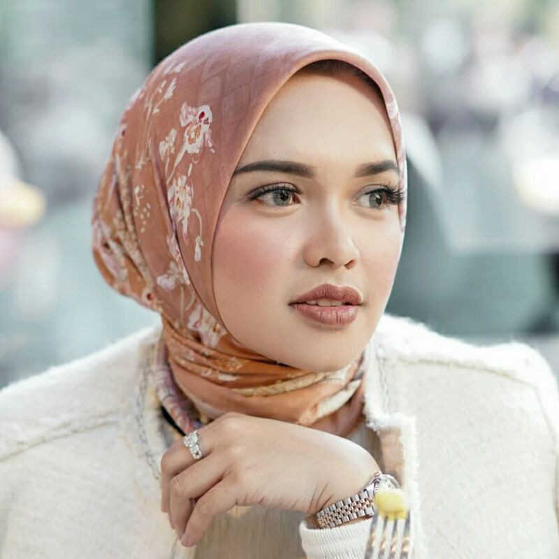 Buttonscarves British / Buttonscarves British Brick