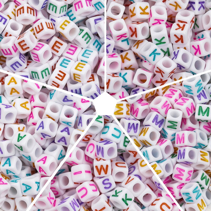 100pcs / Lot 6x6mm Manik-Manik Akrilik Bentuk Kotak Motif 26 Huruf Warna-Warni