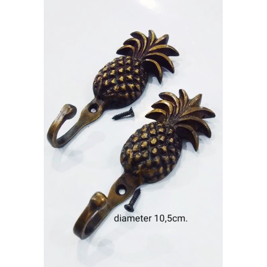 Gantungan baju motif diameter 10,5cm.