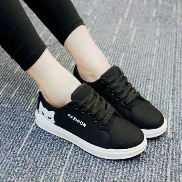 Sepatu Cat Hitam