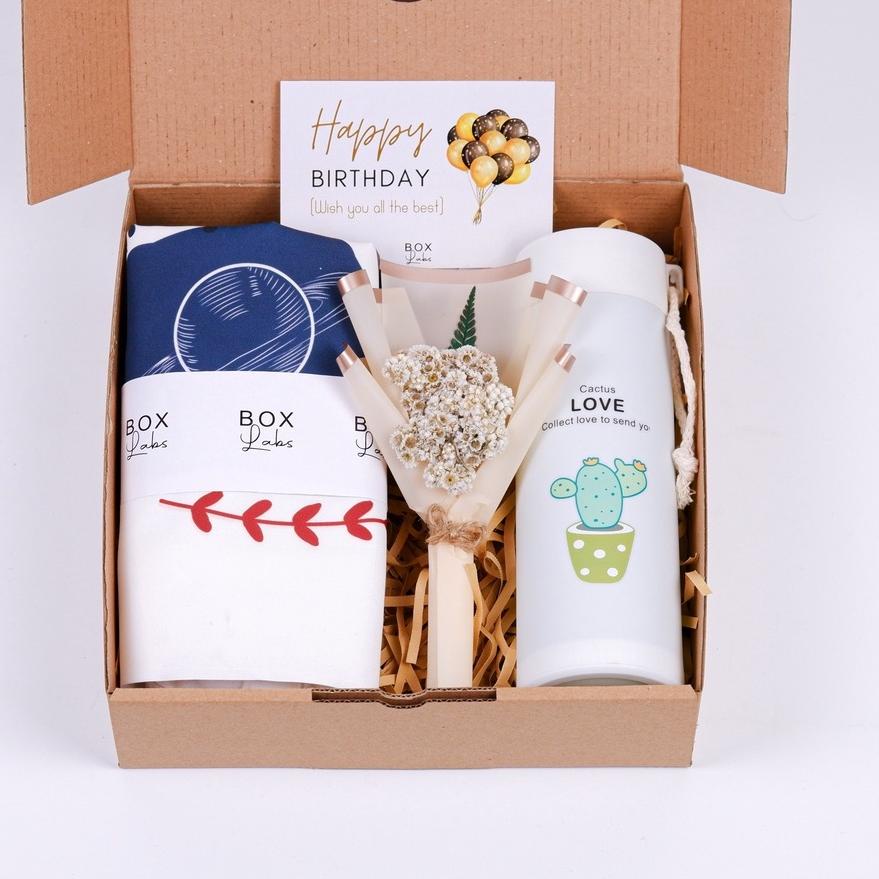 

Product Terlaris|SQ28|HAMPERS KADO ULANG TAHUN CEWEK GIFT BOX CEWEK