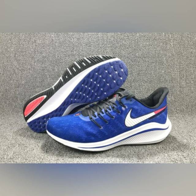 NIKE AIR ZOOM VOMERO 14