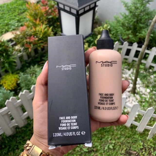 Mac Studio Face and Body Foundation 120 ML