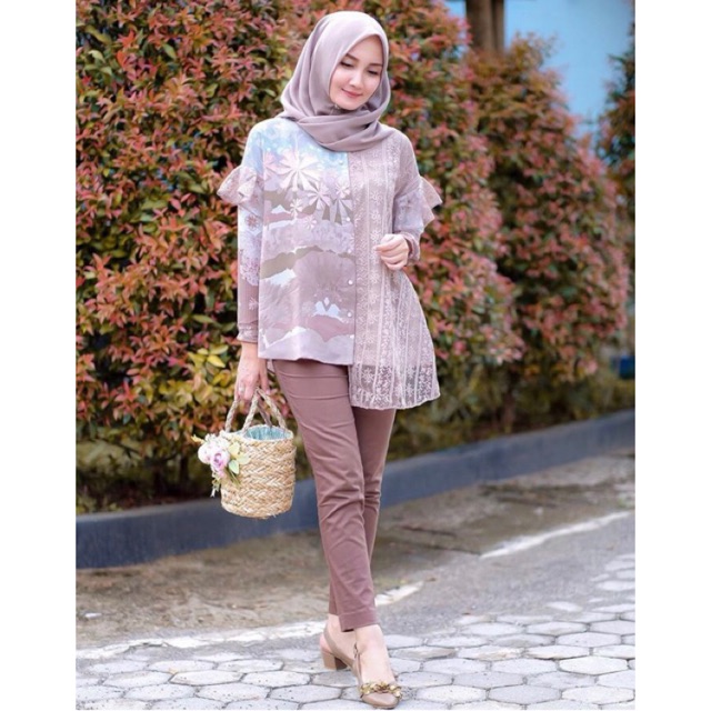 Ria miranda collete top