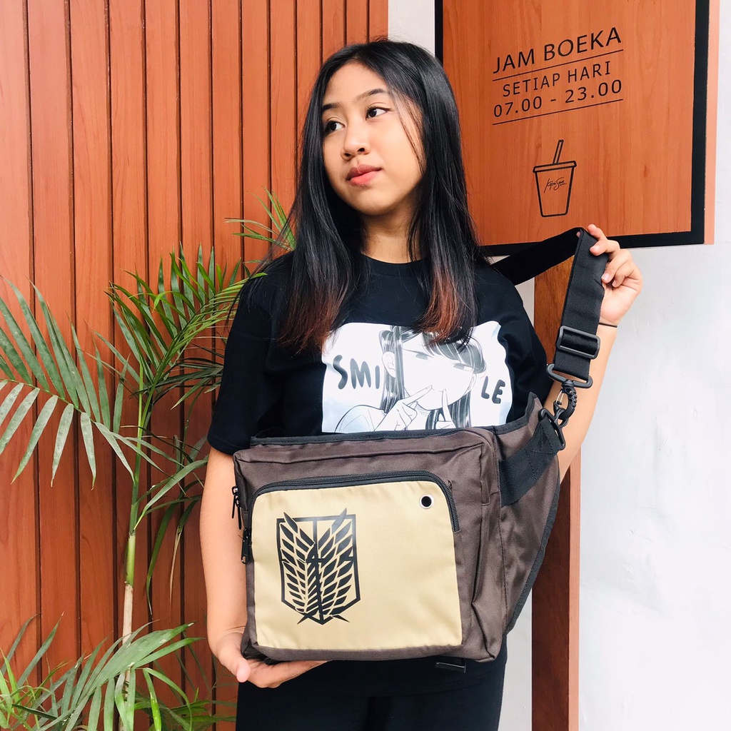 Slingbag Amplify SNK Attack on Titan Brown